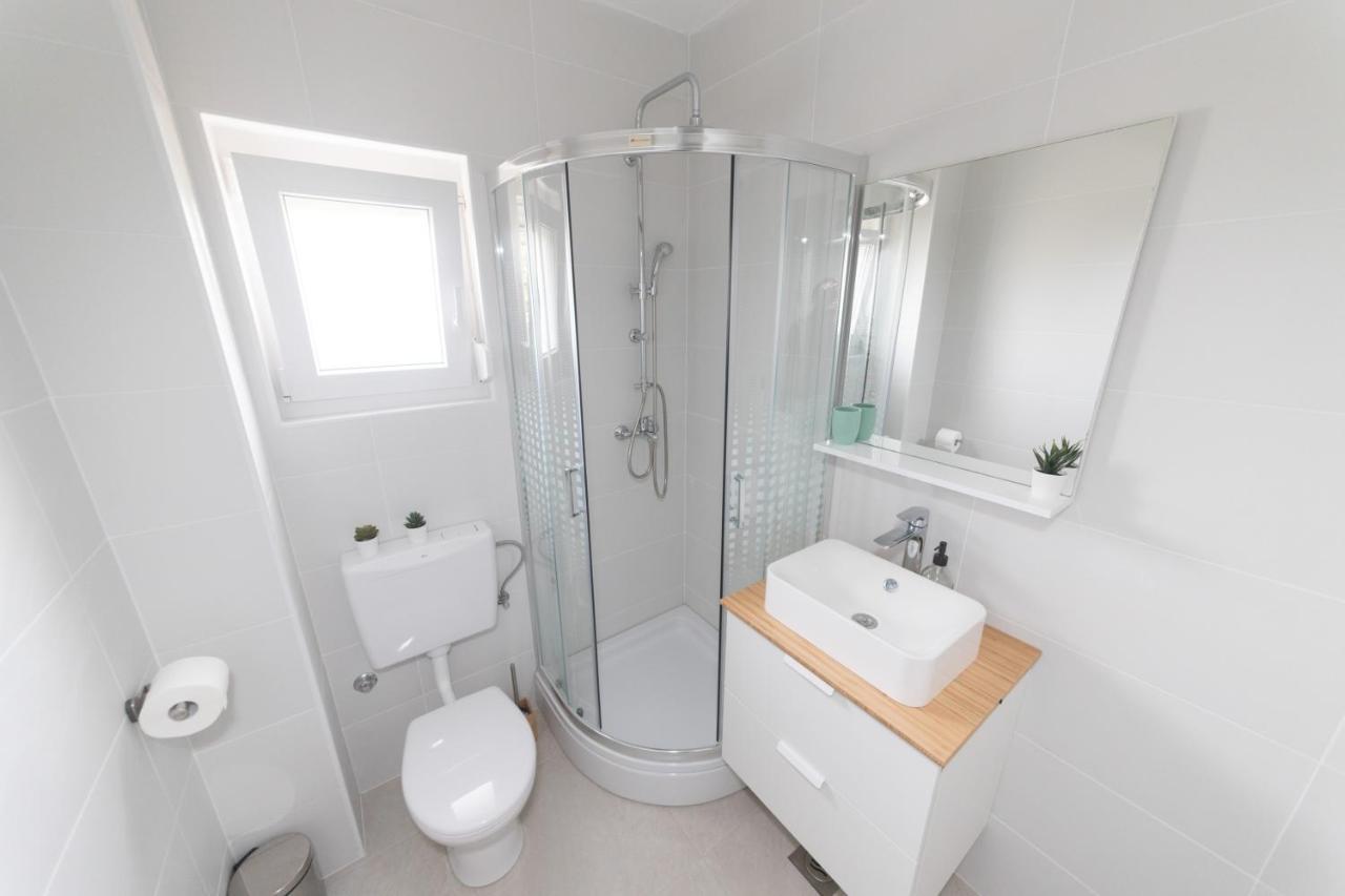 Ferienwohnung Agava Ugljan Exterior foto