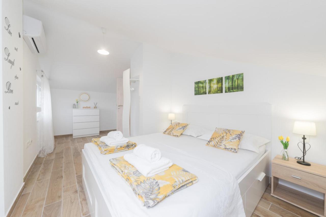 Ferienwohnung Agava Ugljan Exterior foto